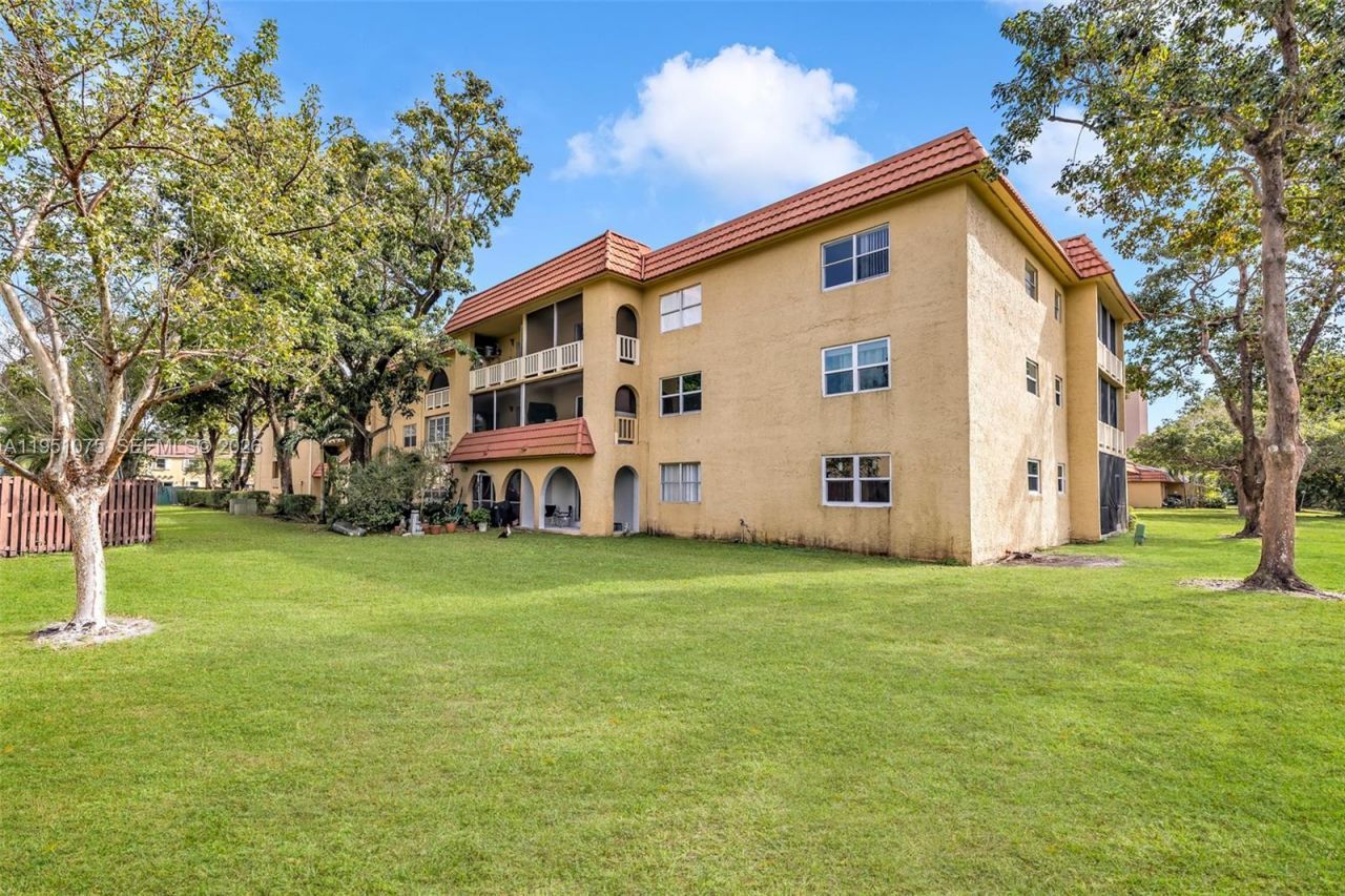 10772 La Placida Dr, Unit 7-203, Coral Springs, FL 33065 Photo