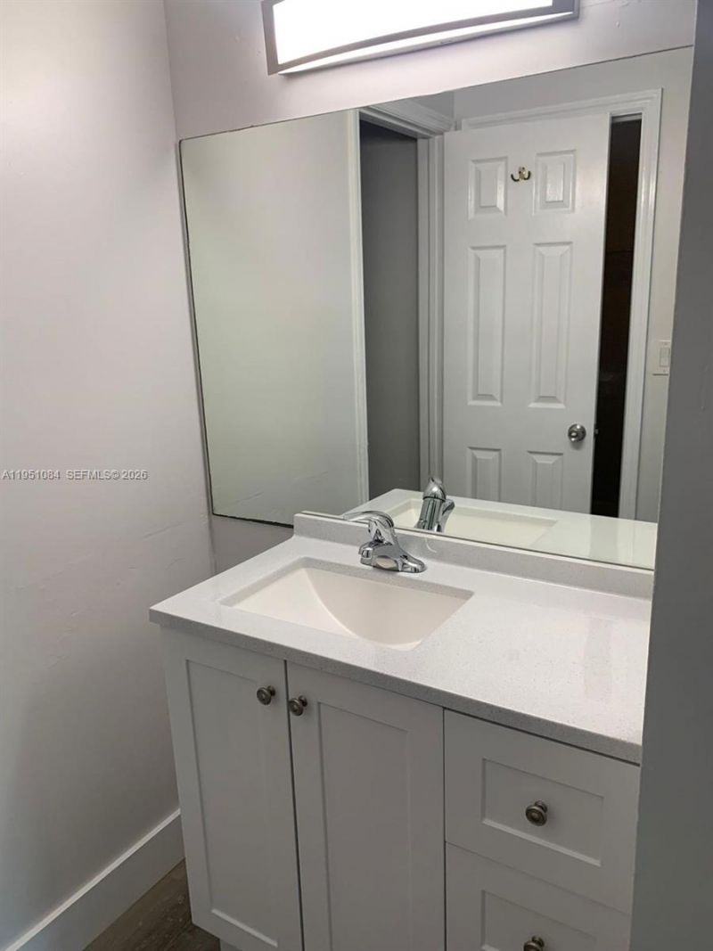 442 NE 210th Cir Ter, Unit 201-5, Miami, FL 33179 Photo