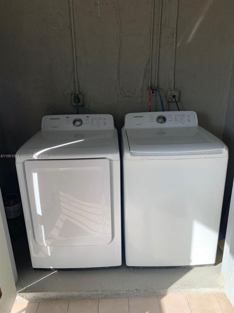 442 NE 210th Cir Ter, Unit 201-5, Miami, FL 33179 Photo