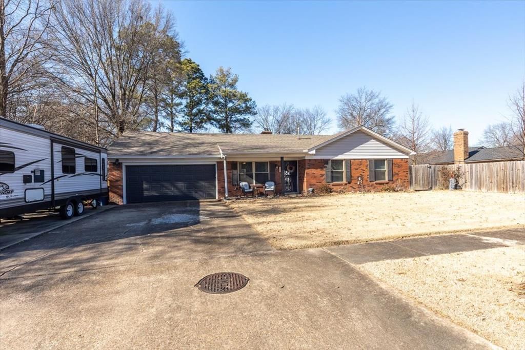 1007 Roselawn Circle, West Memphis, AR 72301 Main Photo