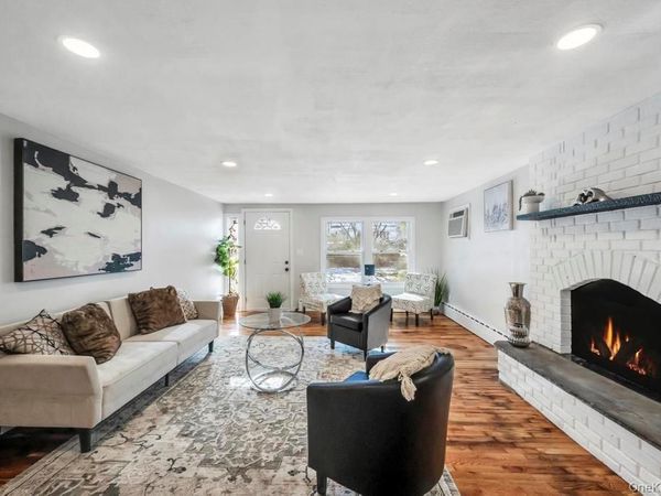 63 Beech Avenue, Farmingville, NY 11738