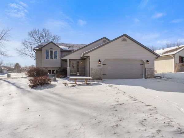 2709 Kaystone Dr, Sioux Falls, SD 57103
