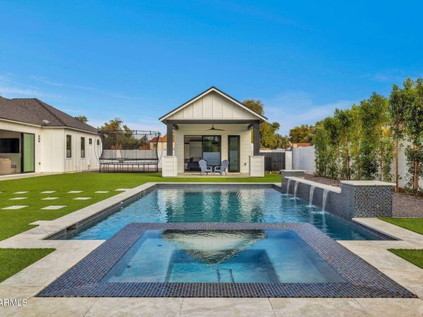 7851 N CENTRAL Avenue, Phoenix, AZ 85020