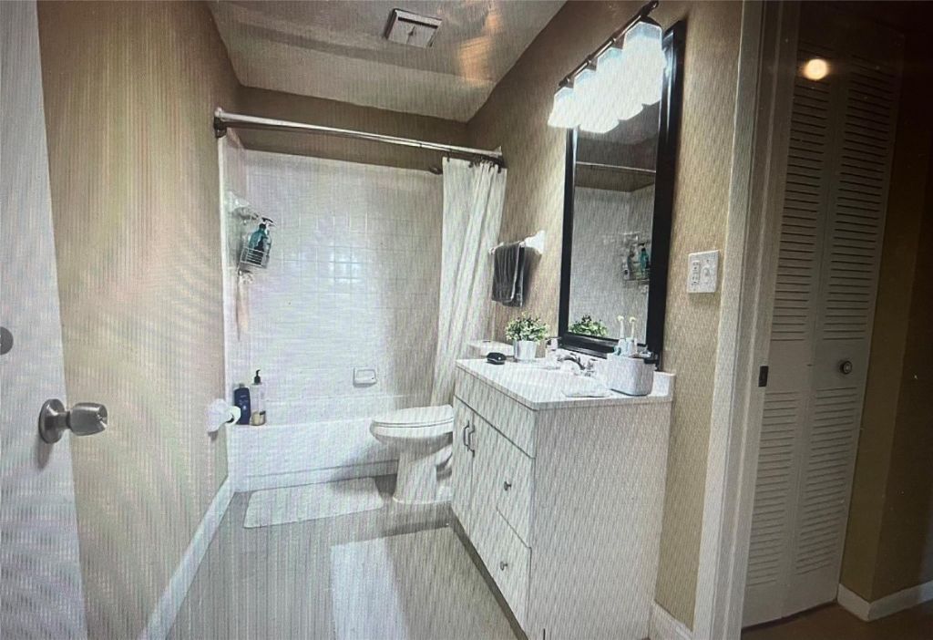 3405 NW 44th Street, Unit 105, Lauderdale Lakes, FL 33309 Photo