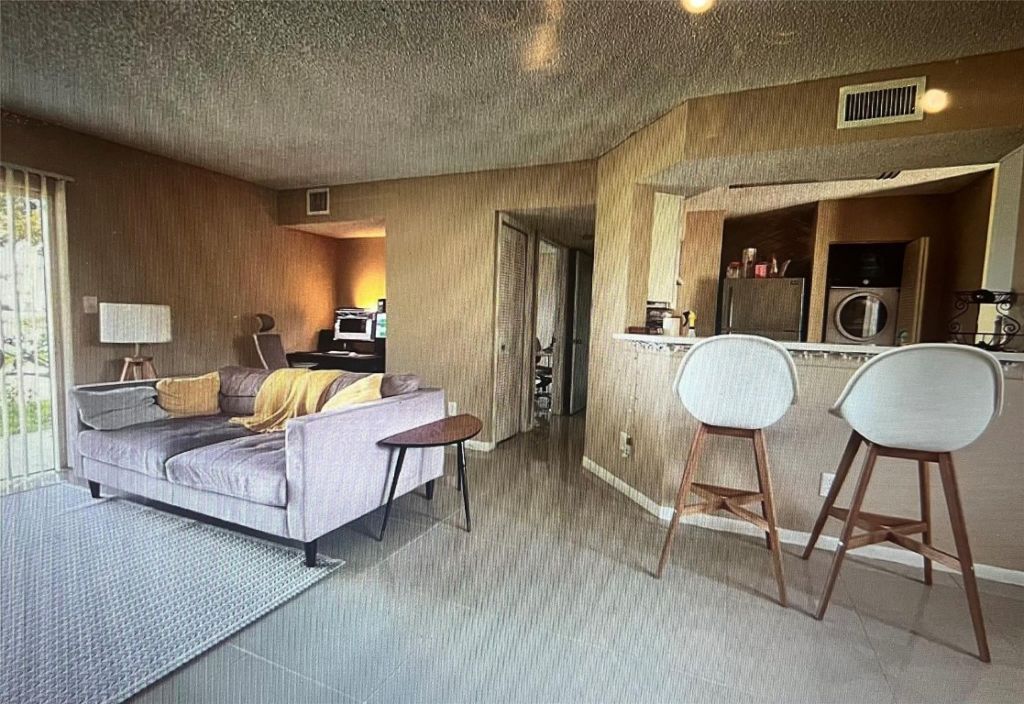 3405 NW 44th Street, Unit 105, Lauderdale Lakes, FL 33309 Photo