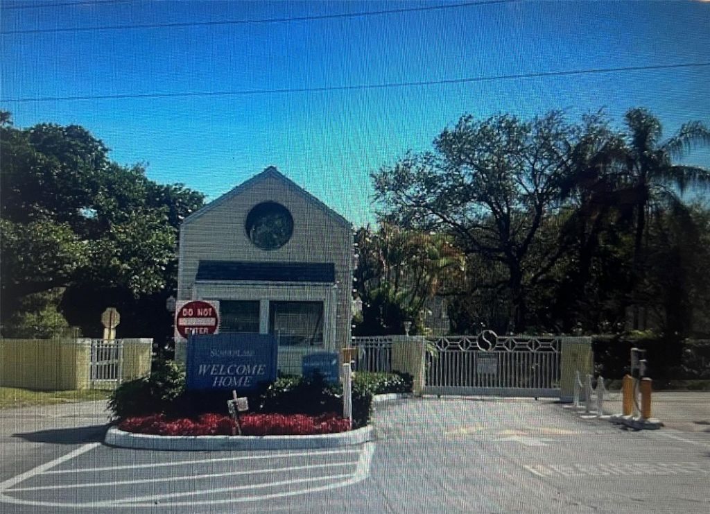 3405 NW 44th Street, Unit 105, Lauderdale Lakes, FL 33309 Photo