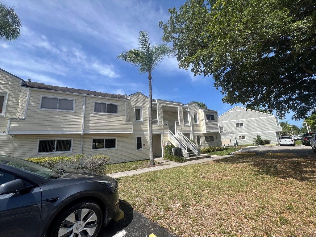 3405 NW 44th Street, Unit 105, Lauderdale Lakes, FL 33309 Photo