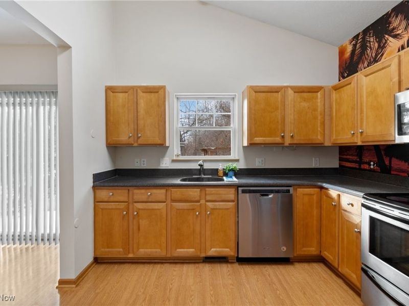 3108 Vermont Place, Green, OH 44312 Photo 17