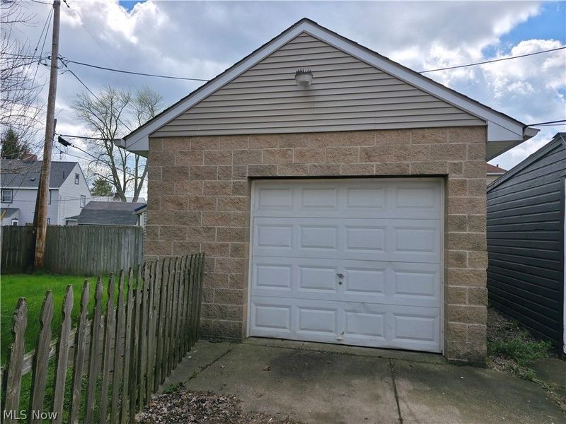 1425 Crescent Road SW, Canton, OH 44710 Photo 2