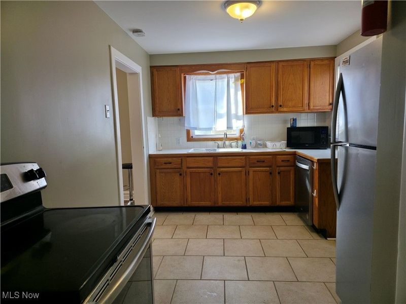 1425 Crescent Road SW, Canton, OH 44710 Photo 4