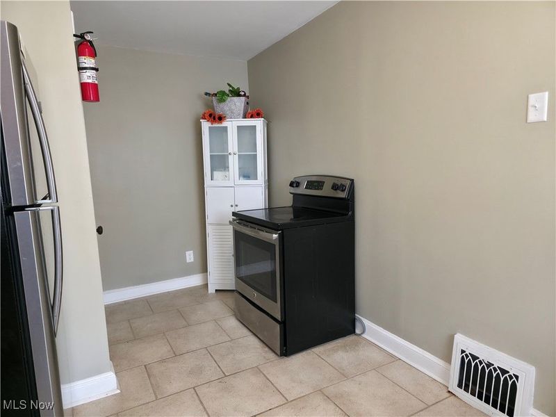 1425 Crescent Road SW, Canton, OH 44710 Photo 6