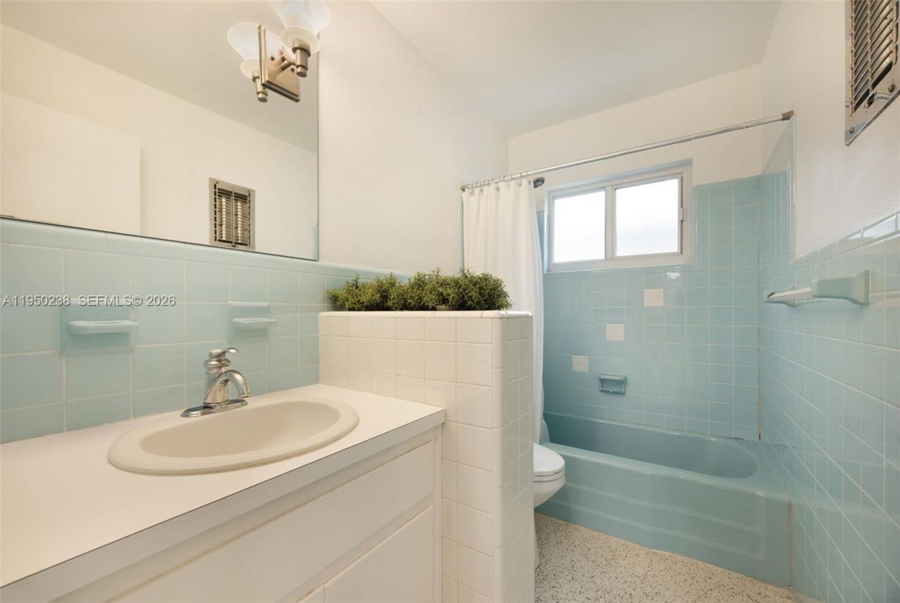 1734 W Las Olas Blvd, Fort Lauderdale, FL 33312 Photo