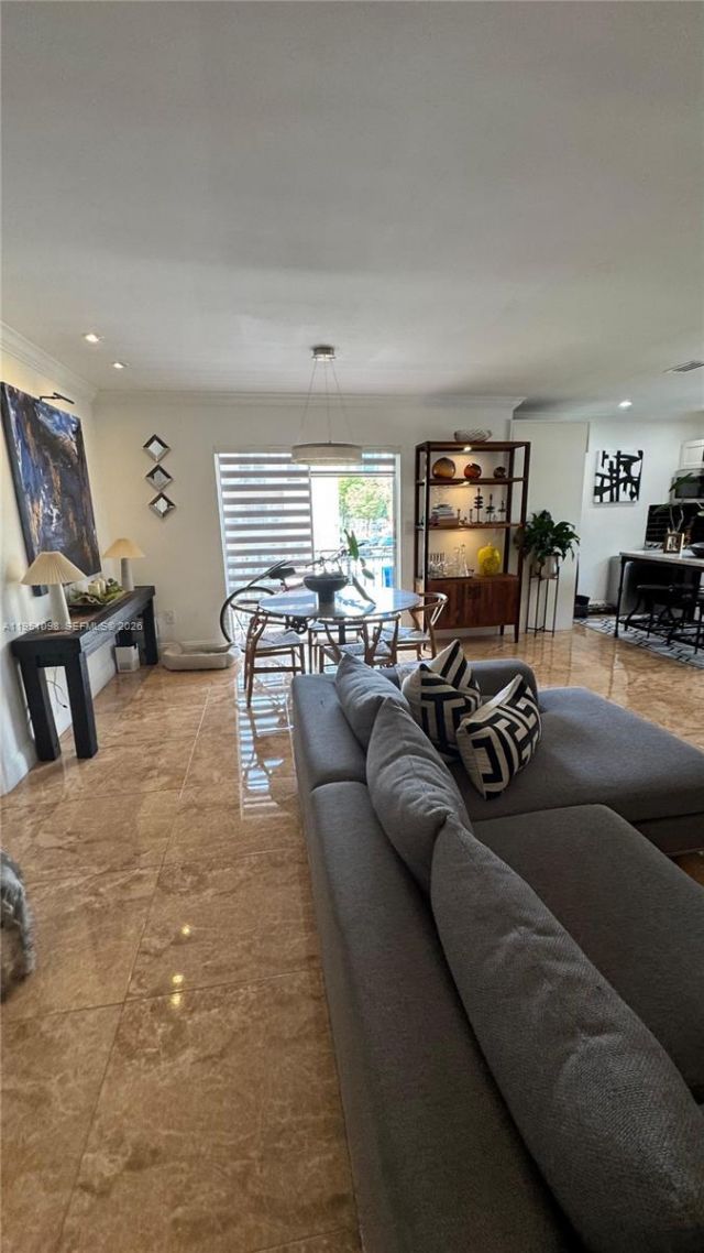 4713 NW 7th St , Unit 205-1, Miami, FL 33126 Photo