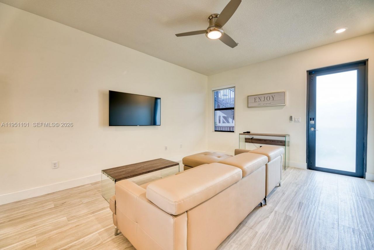 7831 NW 104th Ave, Unit 23, Doral, FL 33178 Photo