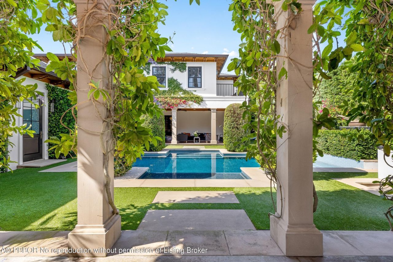 1053 N Lake Way, Palm Beach, FL 33480 Photo