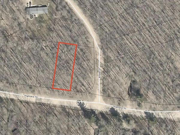 8158 Highland Trail, Canadian Lakes, MI 49346