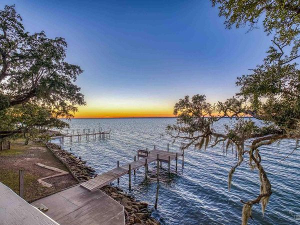 305 S Garcon Point Rd, Milton, FL 32583