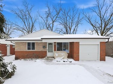 14241 Nadine Street, Oak Park, MI 48237