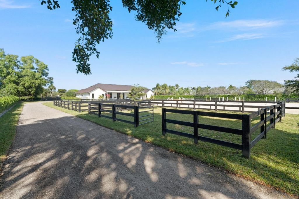 2889 Appaloosa Trail, Wellington, FL 33414 Photo