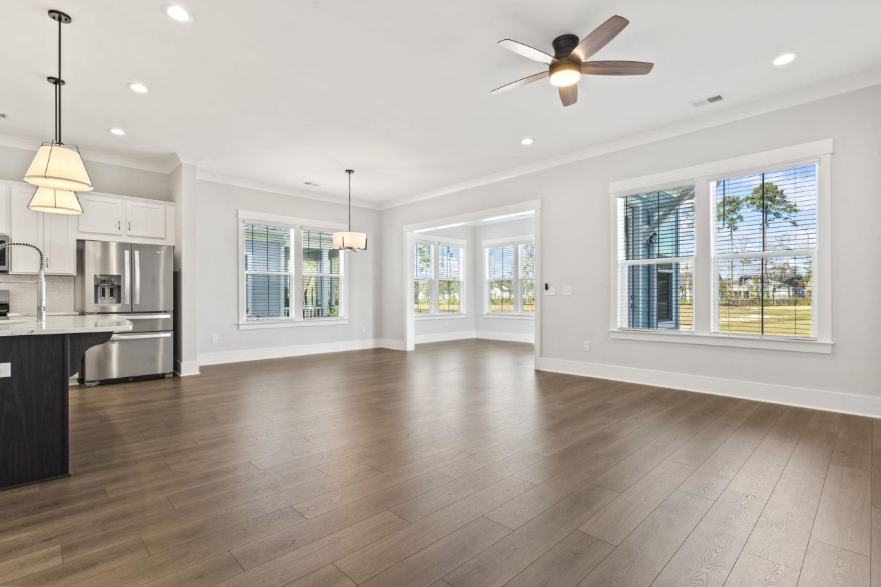 2034 Comradery Way Photo 15