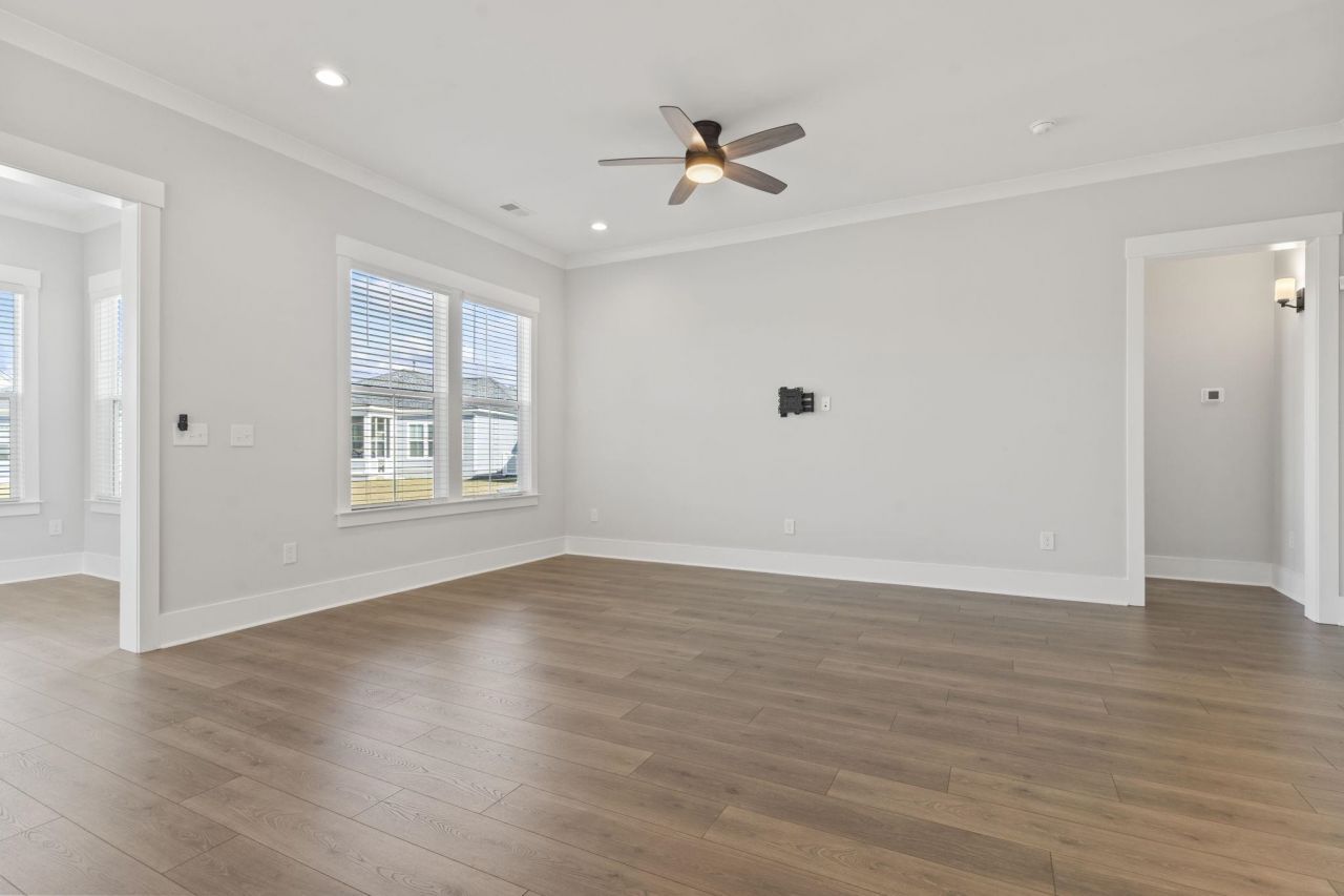 2034 Comradery Way Photo 20