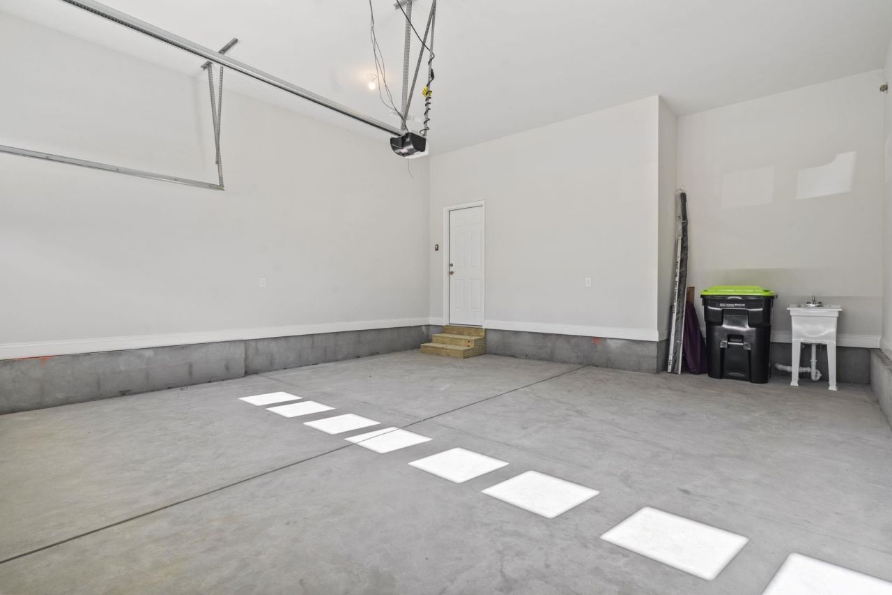 2034 Comradery Way Photo 34