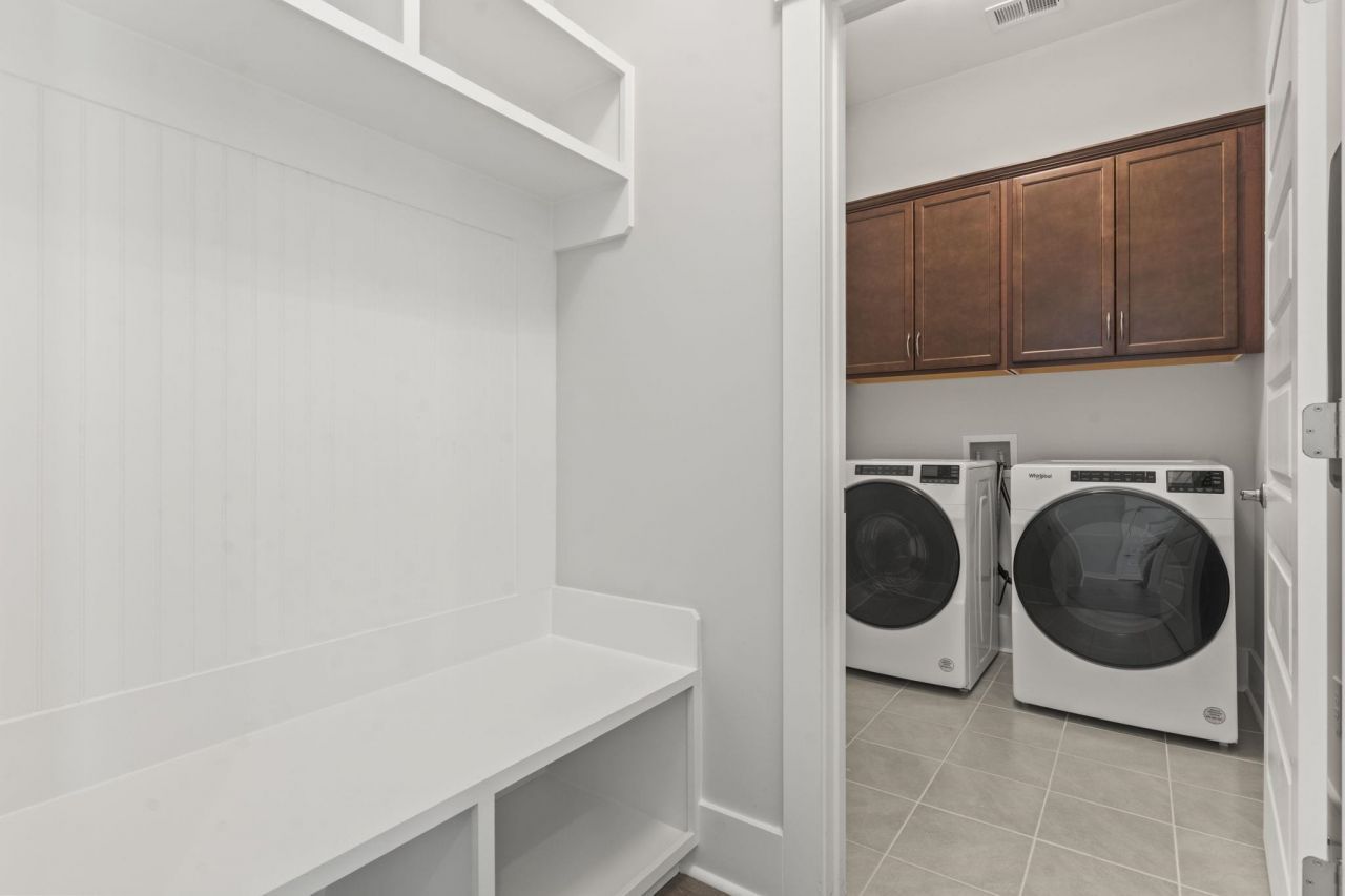 2034 Comradery Way Photo 7