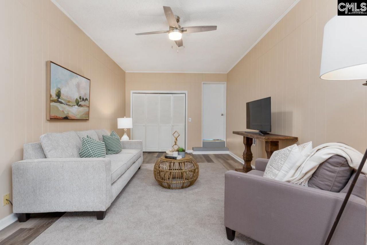 2532 Parkwood Drive  Photo 11