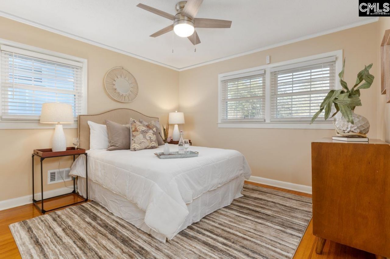 2532 Parkwood Drive  Photo 12