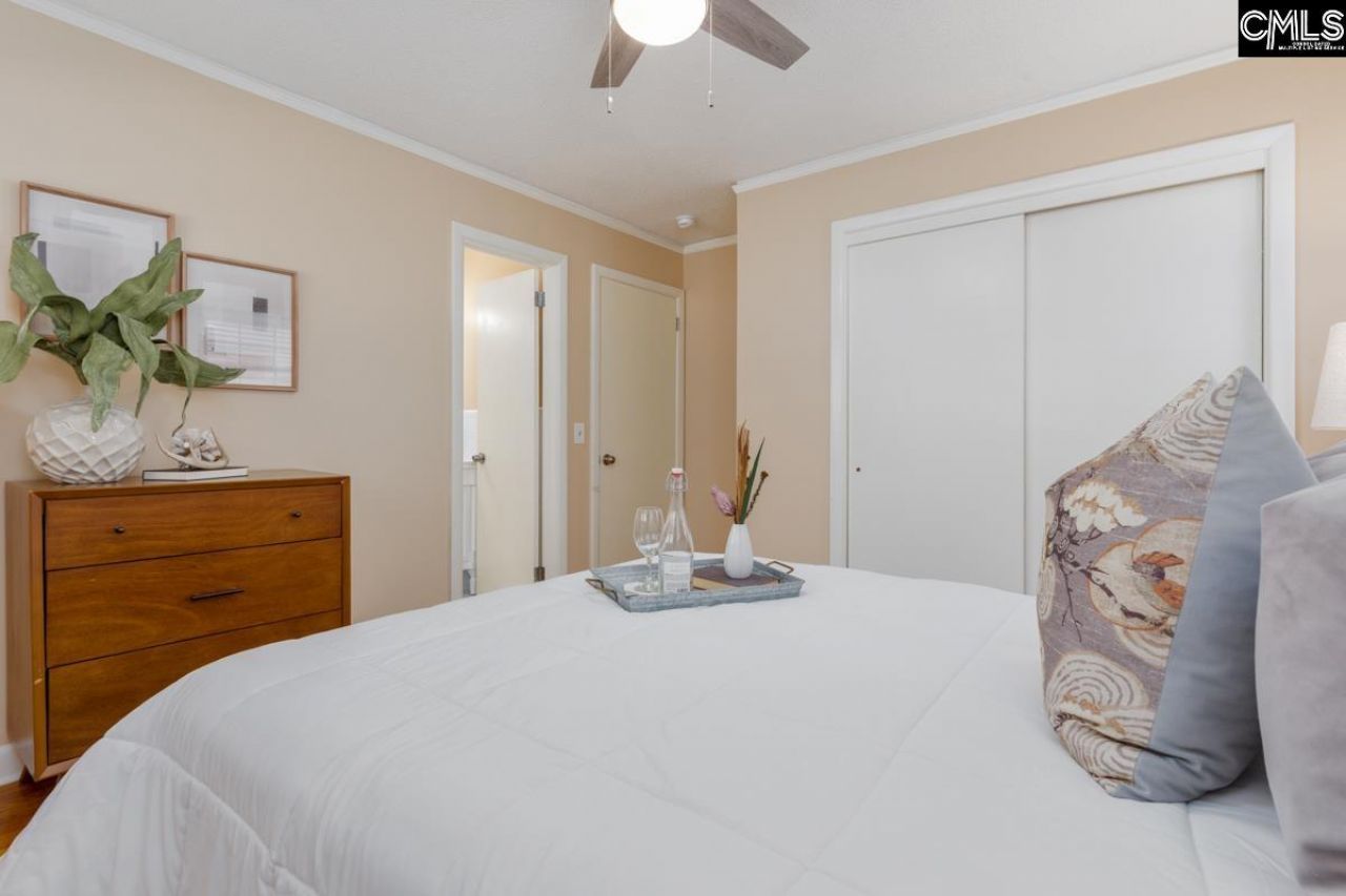 2532 Parkwood Drive  Photo 13