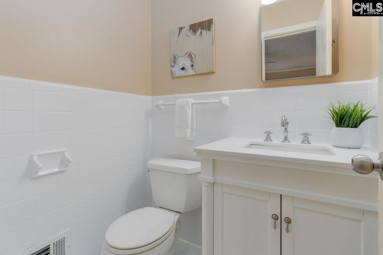 2532 Parkwood Drive  Photo 14