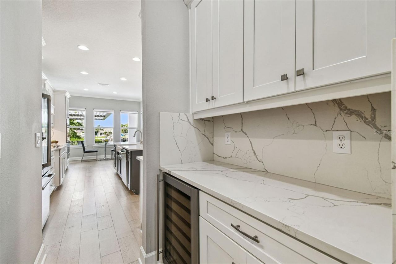 4054 Rocky Shores Drive, Tampa, FL 33634 Photo