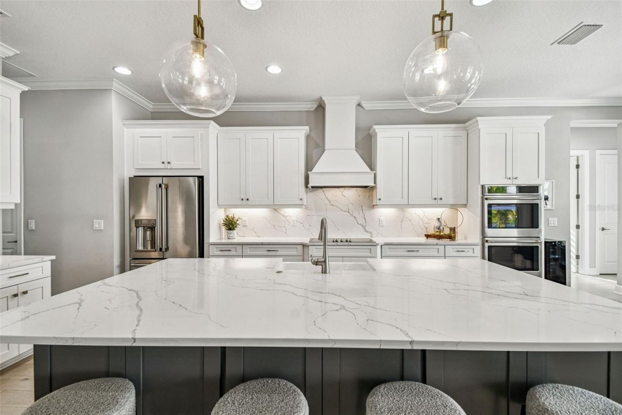 4054 Rocky Shores Drive, Tampa, FL 33634 Photo