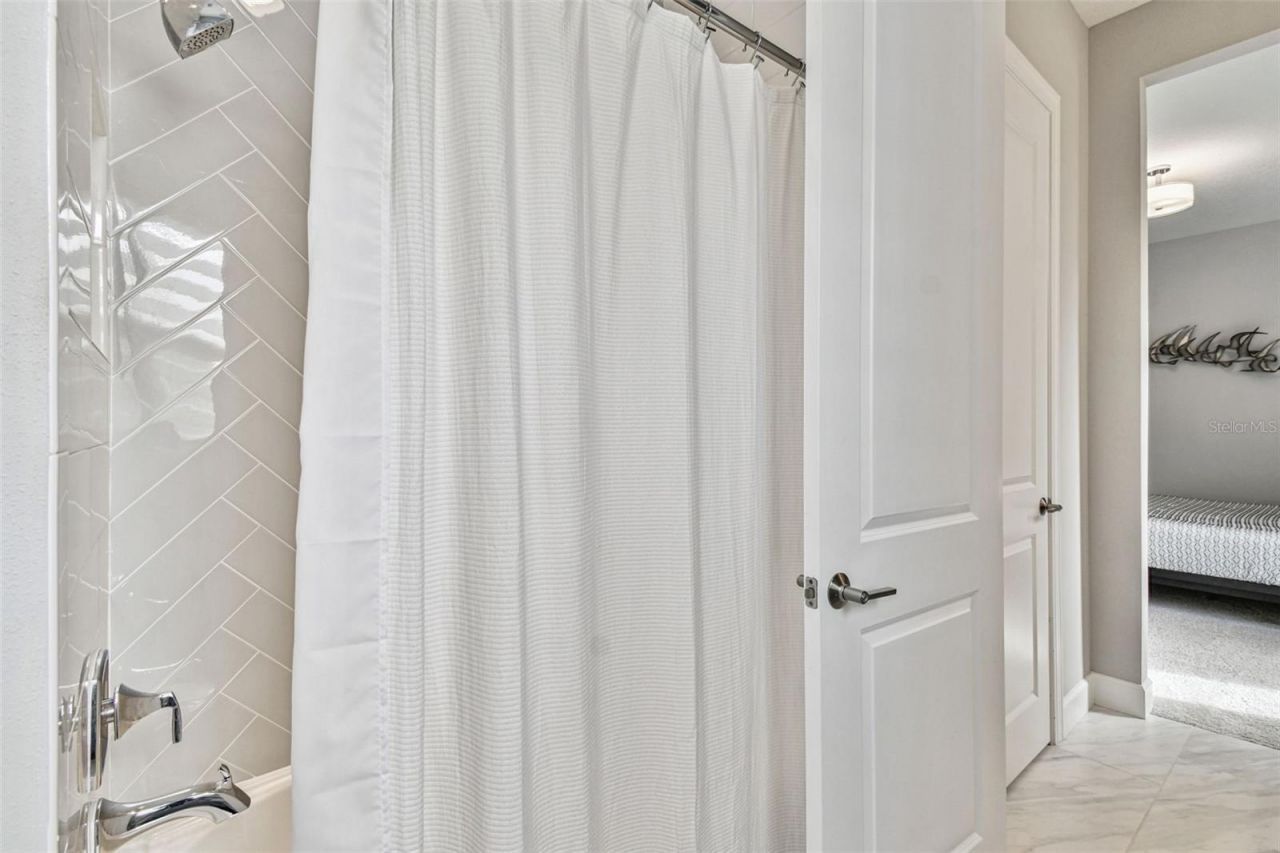 4054 Rocky Shores Drive, Tampa, FL 33634 Photo