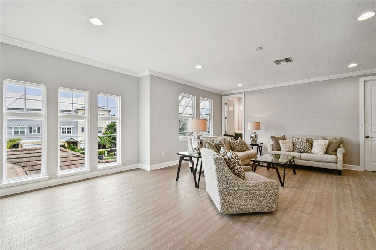 4054 Rocky Shores Drive, Tampa, FL 33634 Photo