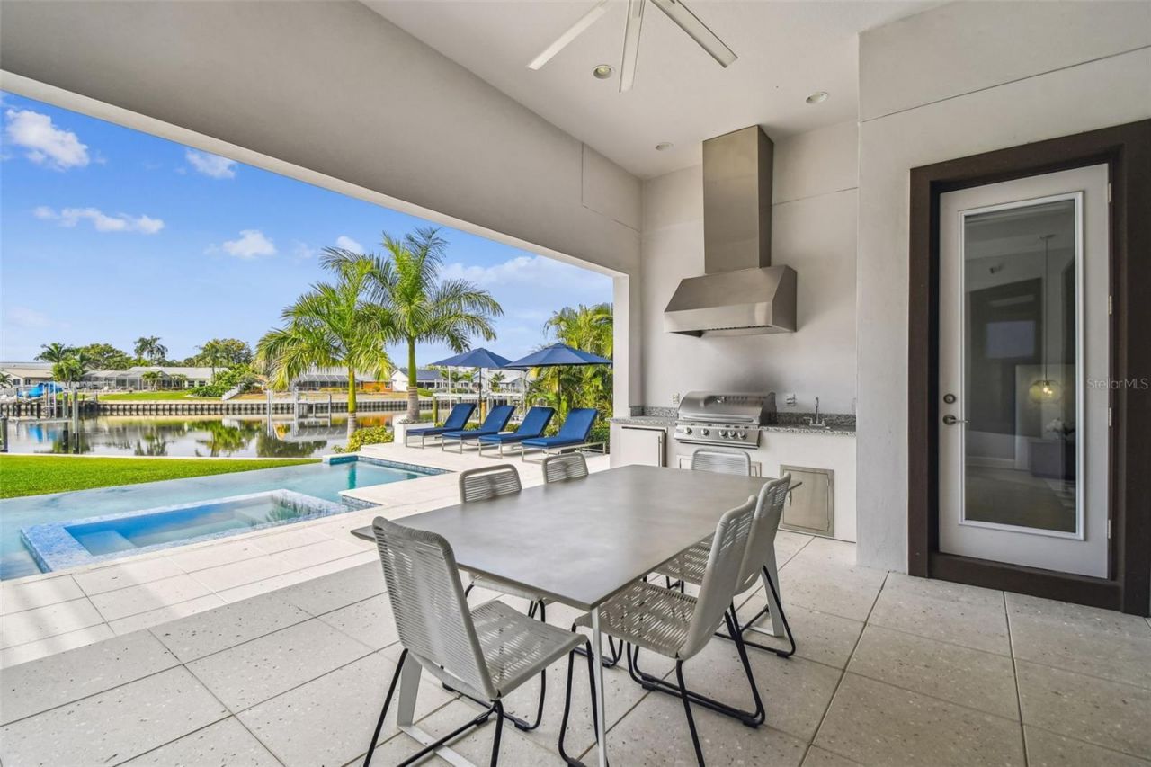 4054 Rocky Shores Drive, Tampa, FL 33634 Photo