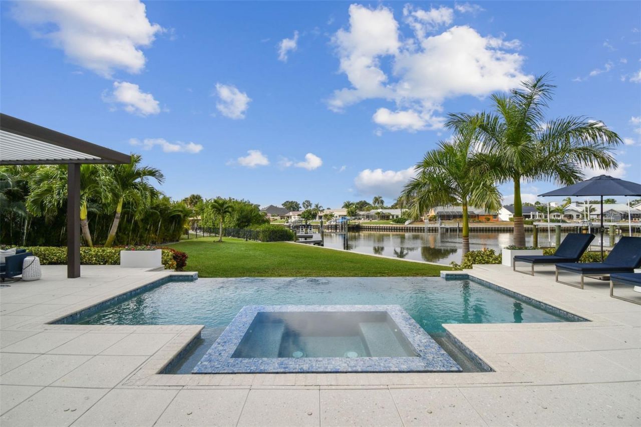 4054 Rocky Shores Drive, Tampa, FL 33634 Photo