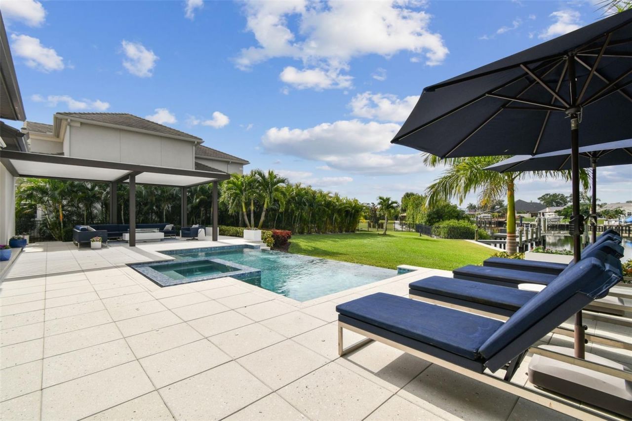 4054 Rocky Shores Drive, Tampa, FL 33634 Photo