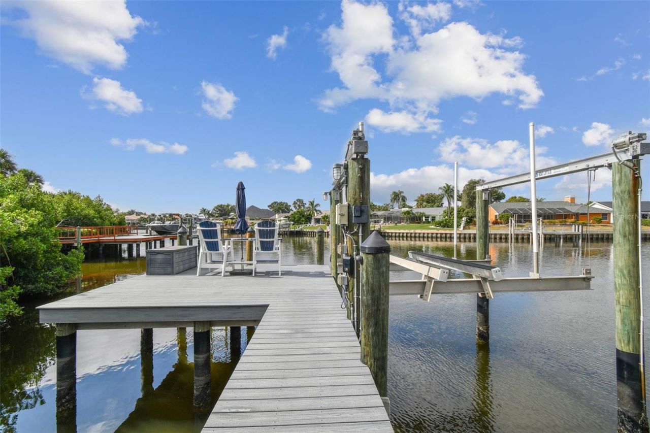 4054 Rocky Shores Drive, Tampa, FL 33634 Photo