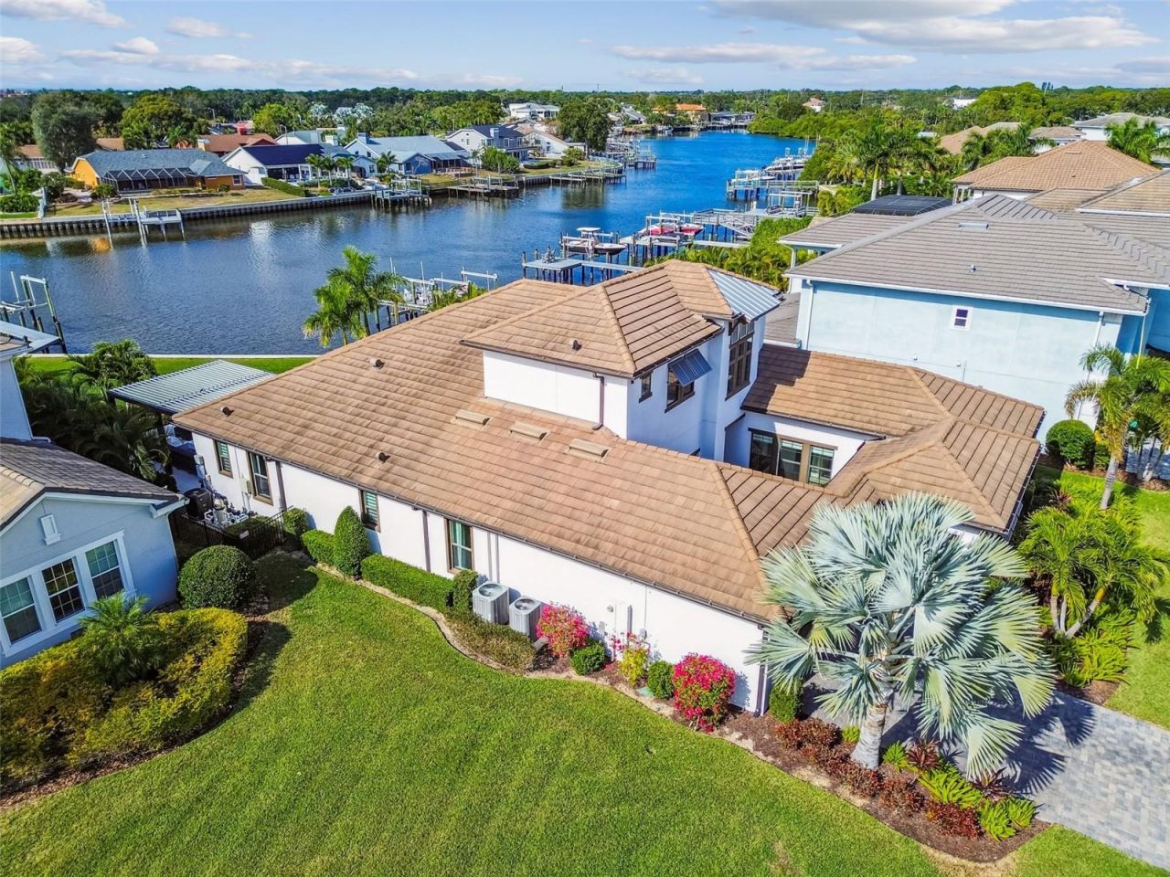 4054 Rocky Shores Drive, Tampa, FL 33634 Photo