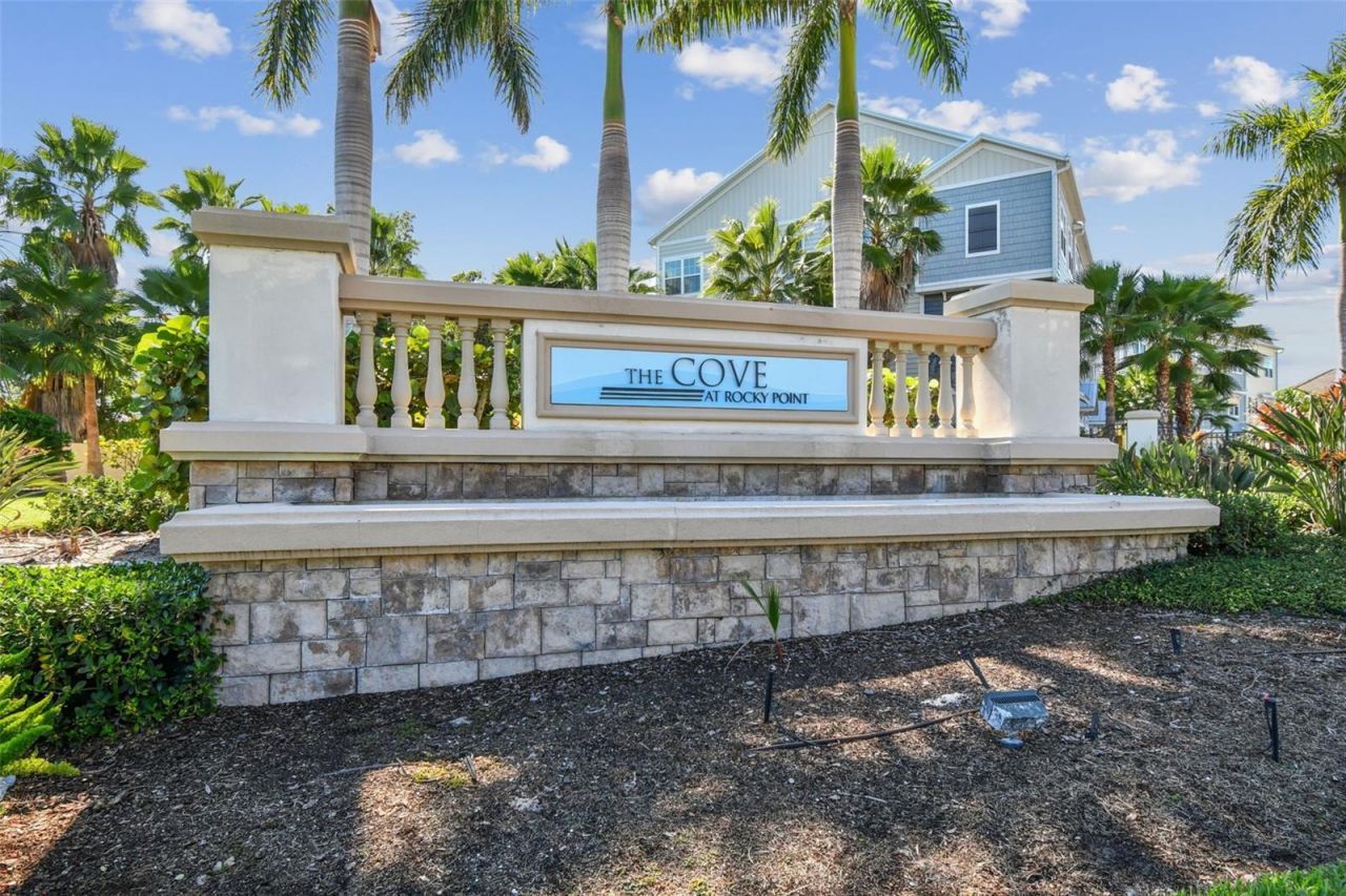 4054 Rocky Shores Drive, Tampa, FL 33634 Photo