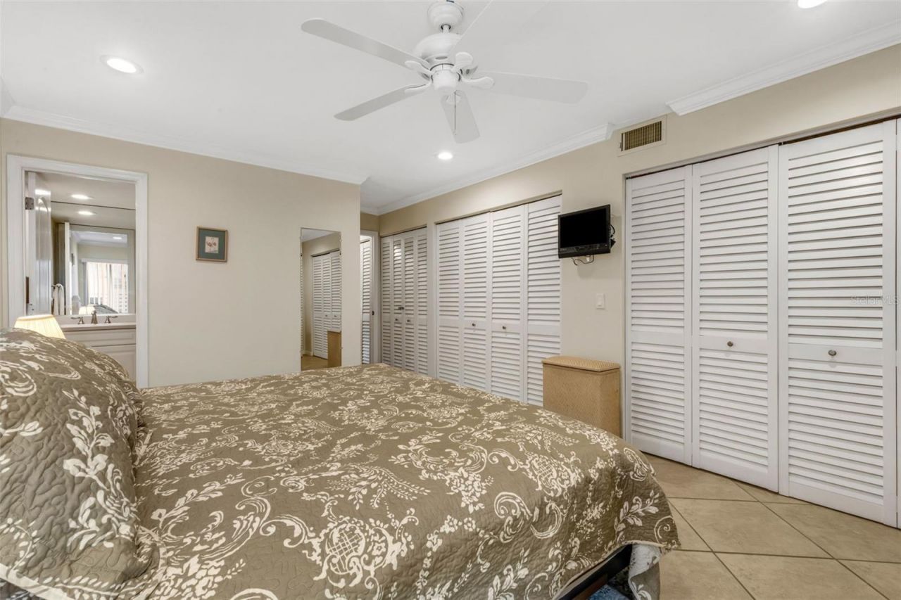 5661 Midnight Pass Road, Unit 401, Sarasota, FL 34242 Photo