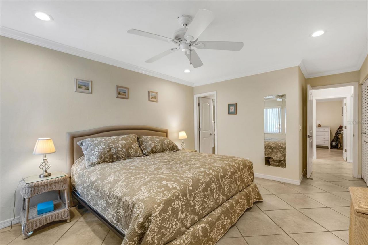 5661 Midnight Pass Road, Unit 401, Sarasota, FL 34242 Photo