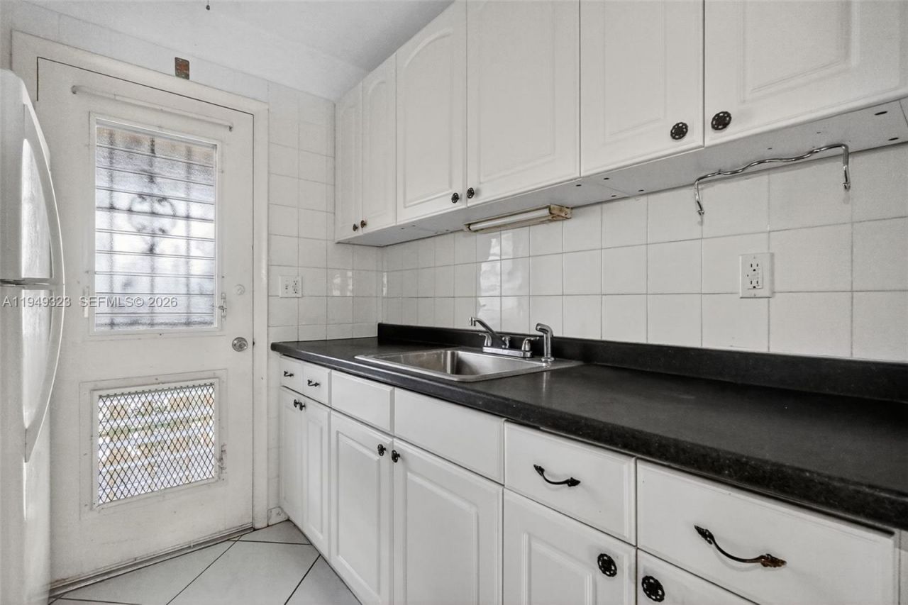 16750 NE 14th Ave, Unit 310, Miami, FL 33162 Photo