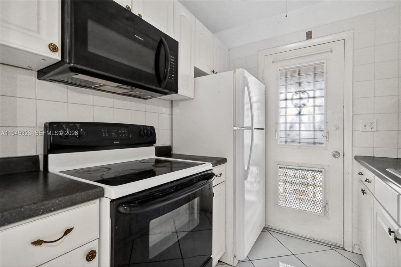 16750 NE 14th Ave, Unit 310, Miami, FL 33162 Photo