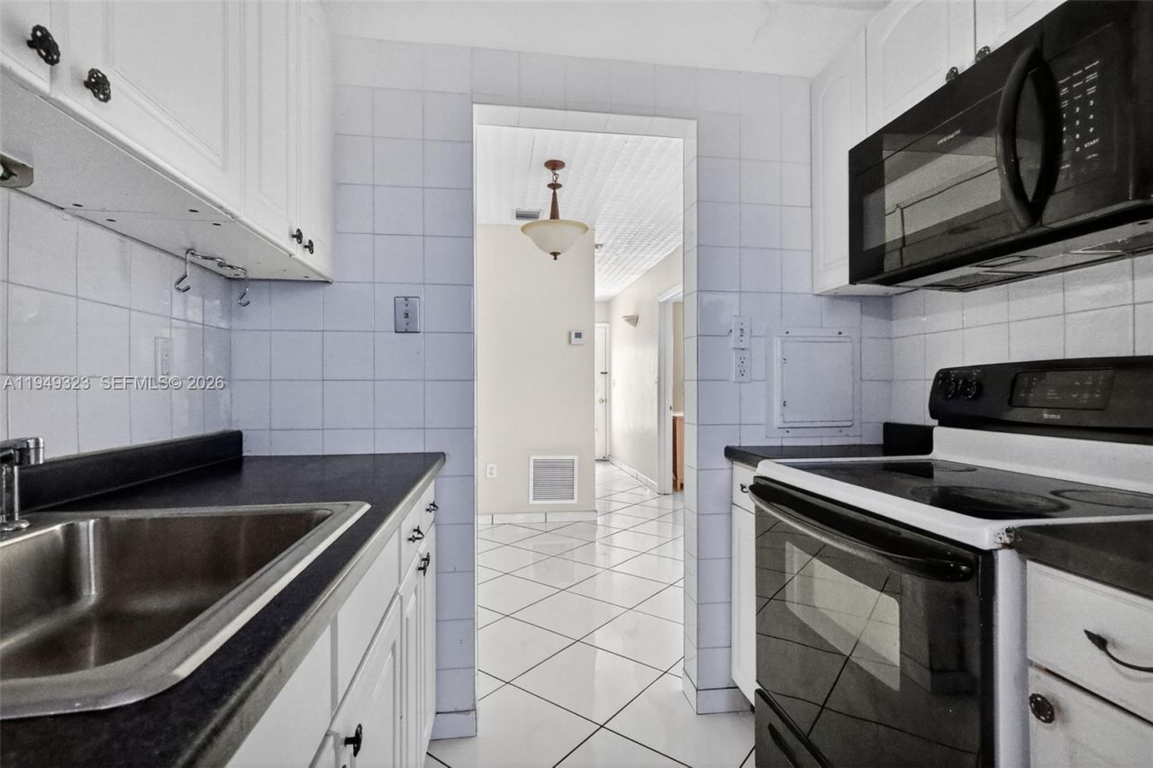 16750 NE 14th Ave, Unit 310, Miami, FL 33162 Photo