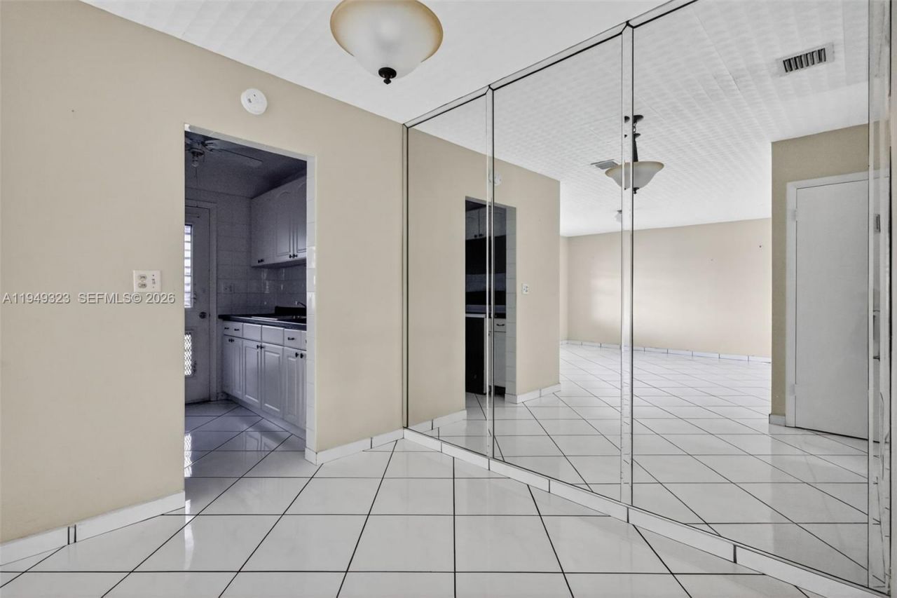 16750 NE 14th Ave, Unit 310, Miami, FL 33162 Photo