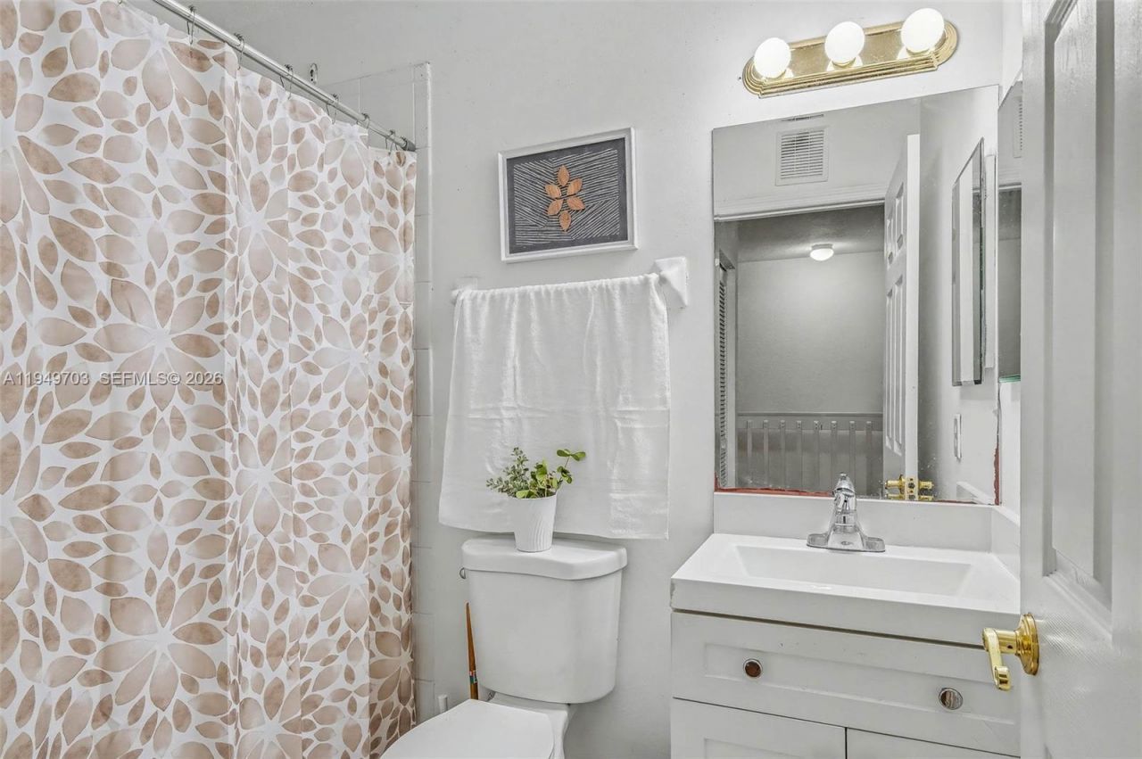 5719 NW 114th Ct, Unit 105, Doral, FL 33178 Photo