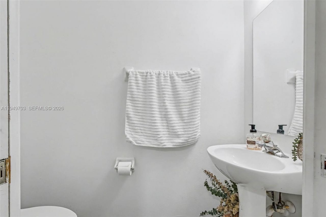 5719 NW 114th Ct, Unit 105, Doral, FL 33178 Photo