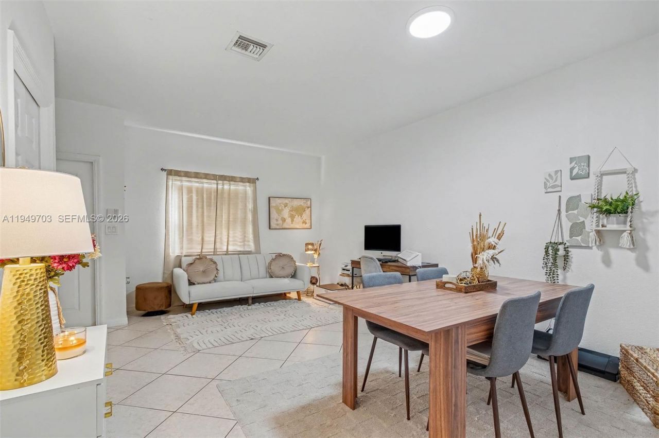 5719 NW 114th Ct, Unit 105, Doral, FL 33178 Photo